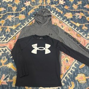 2 for $8! Boys under armour size m bundle